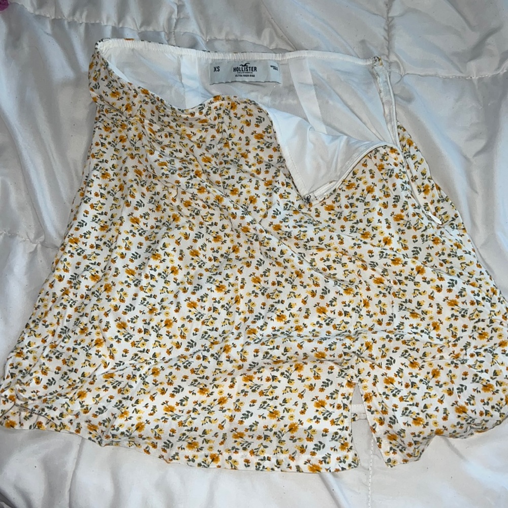 Hollister Skirt!